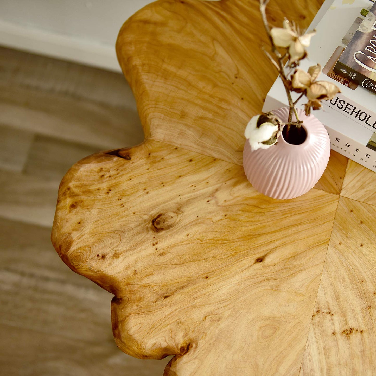 WELLAND Live Edge Cedar Coffee Table 32" W x 32" D x 20.5" H Rustic Round Table for Living Room, Patio, Bedroom, Home Office