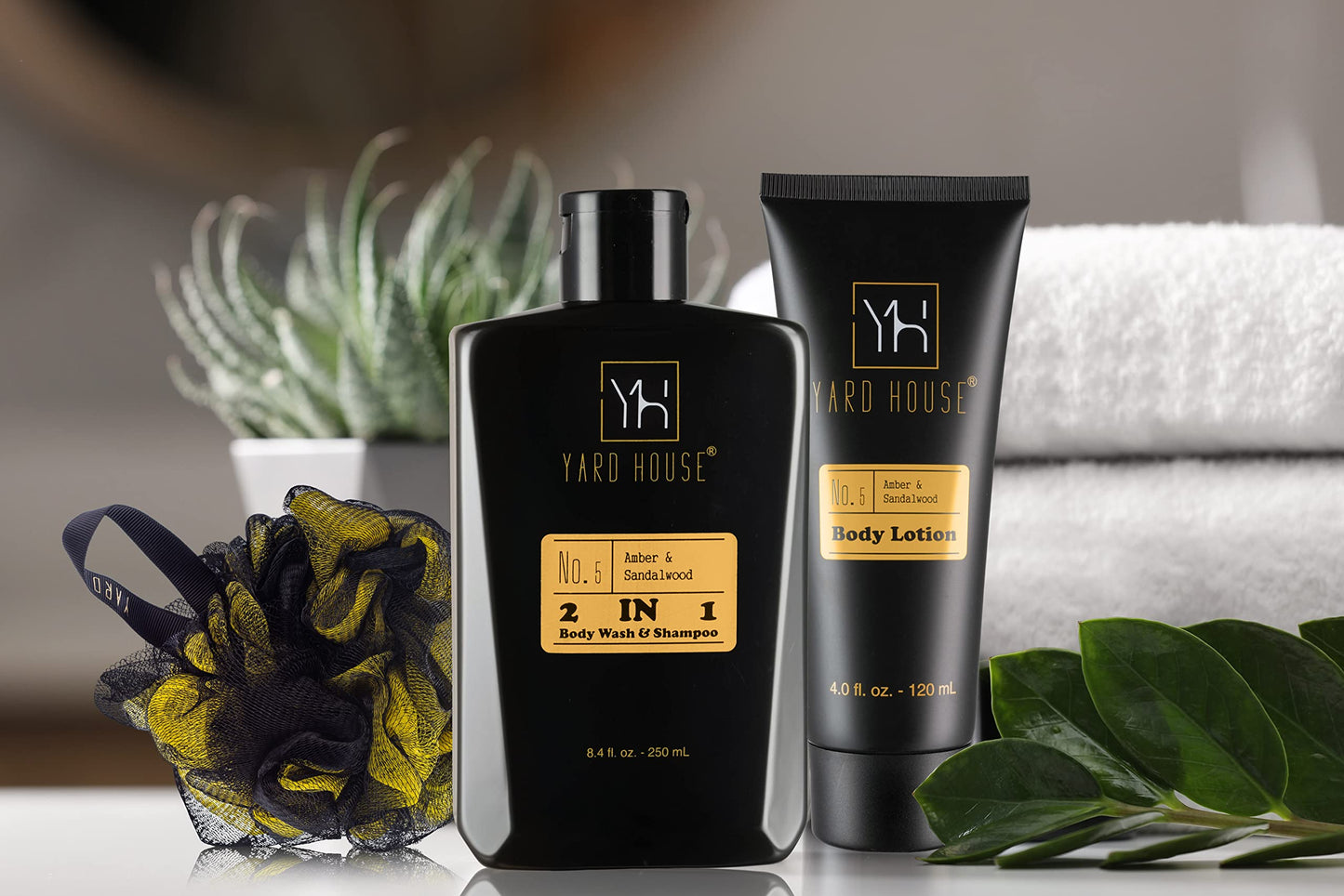 YARD HOUSE Bath and Body Gift Set for Men - Sandalwood Amber - Birthday, Christmas, Fathers Day Gifts From Wife Daughter Son for Husband, Dad - Relax Spa Kit w. Full Size Items in Deluxe Toiletry Bag
