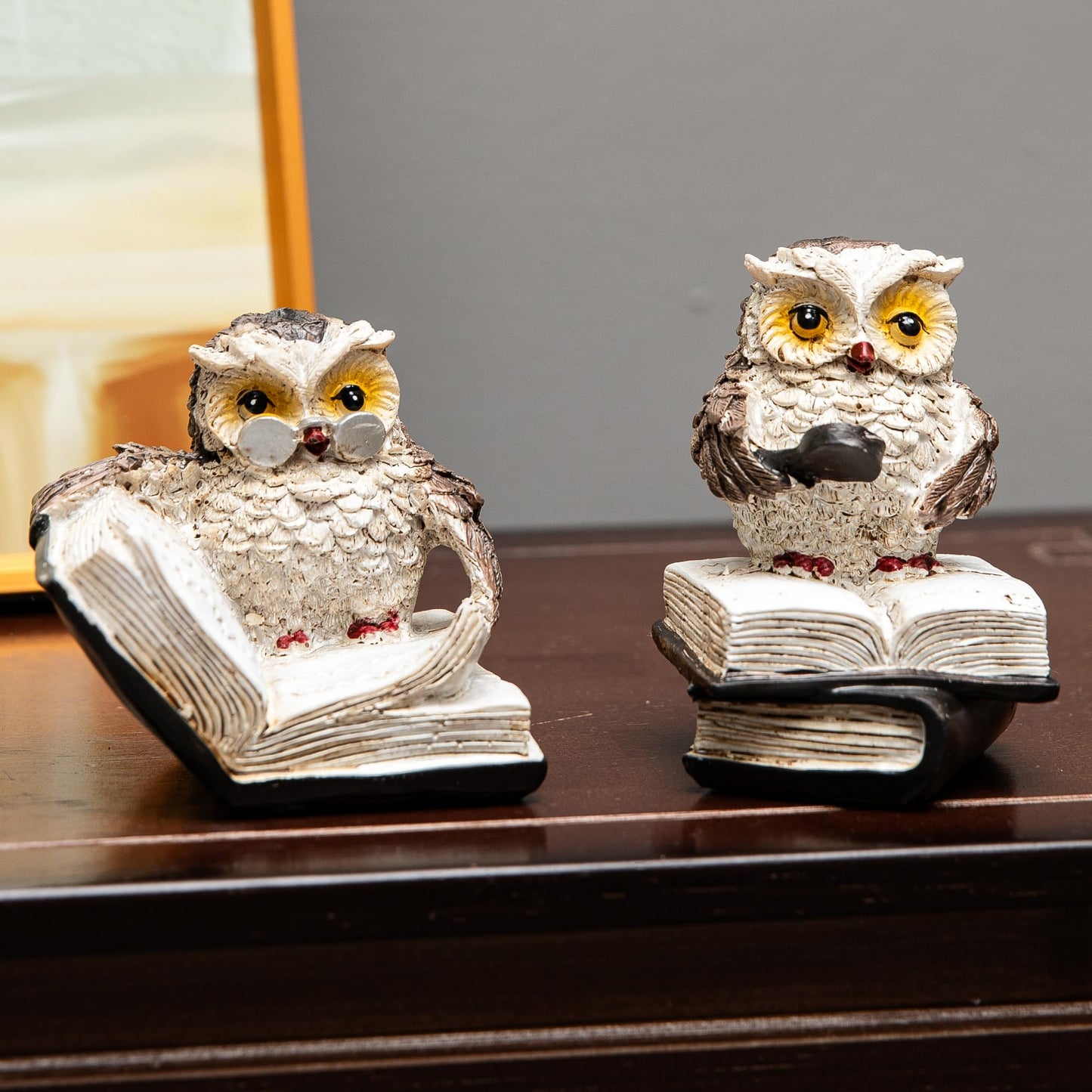 Adorable Reading Owl Statue, 2 Wise Owl Thinker Sculptures Home Decor Accents, Retro Animal Decor Owl Figurines for Living Room Bedroom Office TV Stand Tabletop Shelf Mantel, Gift for Men Birds Lover