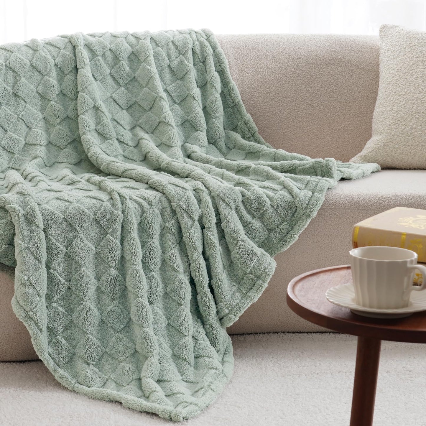 PHF Checkered Fleece Throw Blanket for Couch, Warm 3D Plaid Jacquard Fluffy Blanket for Fall and Winter, Green, 50x60 Inches