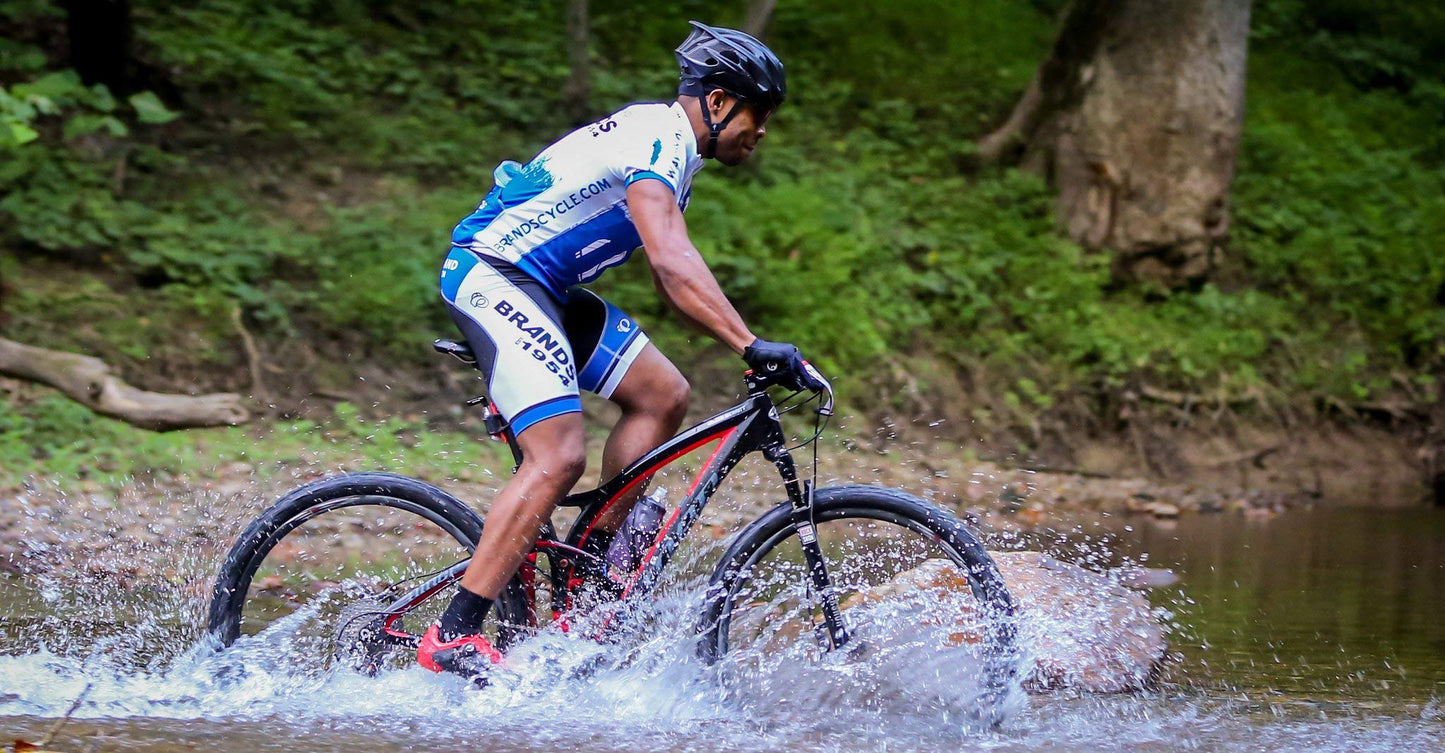 Swiftwick- ASPIRE FOUR (3 Pairs) Cycling & Trail Socks, Breathable, Compression Fit (Pewter, Large)