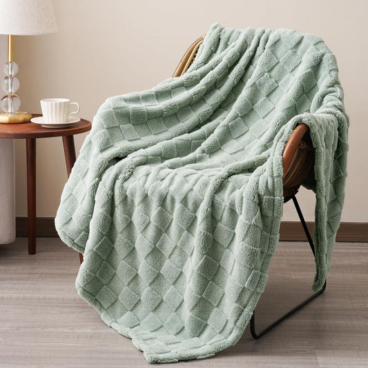 PHF Checkered Fleece Throw Blanket for Couch, Warm 3D Plaid Jacquard Fluffy Blanket for Fall and Winter, Green, 50x60 Inches
