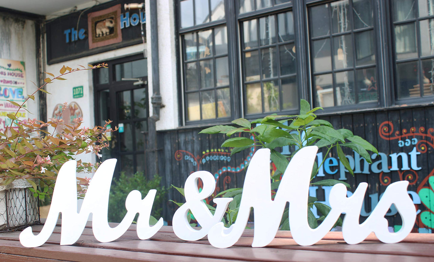 Amajoy Large White Wooden MR & MRS Wedding Sign for Beach Wedding Elegant Sweetheart and Reception Top Table Sign Decorative Letters for Wedding Shower