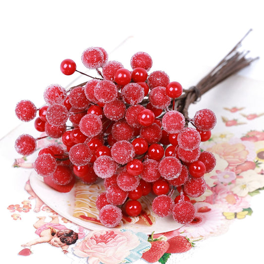 Lescli Frosted Red Berry Stems, 20 Pack Artificial Snowy Red Berry Picks Red Holly Berries for Christmas Tree Decor, DIY Wreaths, Crafts, Candle Rings, Garland, Gift Wrapping