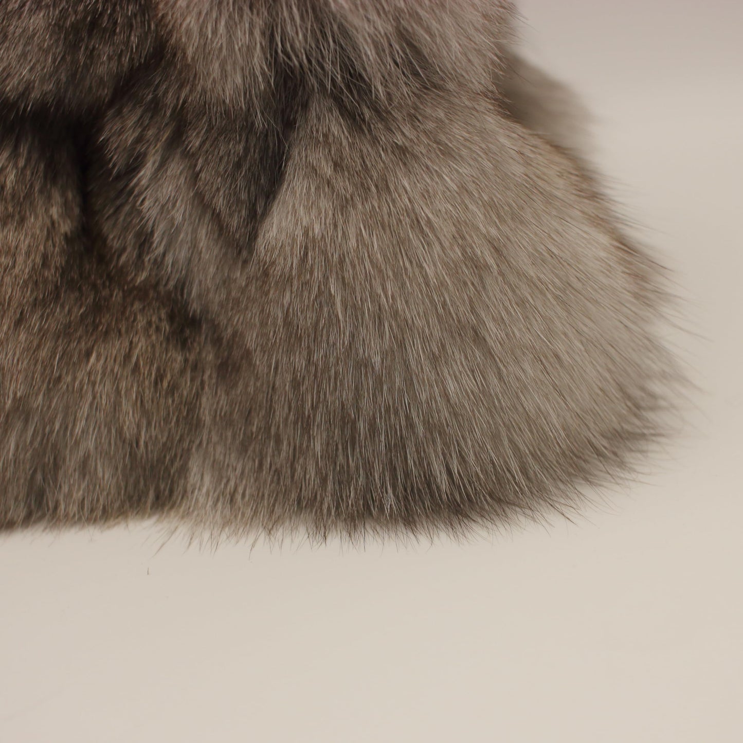 Luxurious Fashion Natural Fox Fur with Hair Handbag for Women and Ladies (White, Small) (Gray)