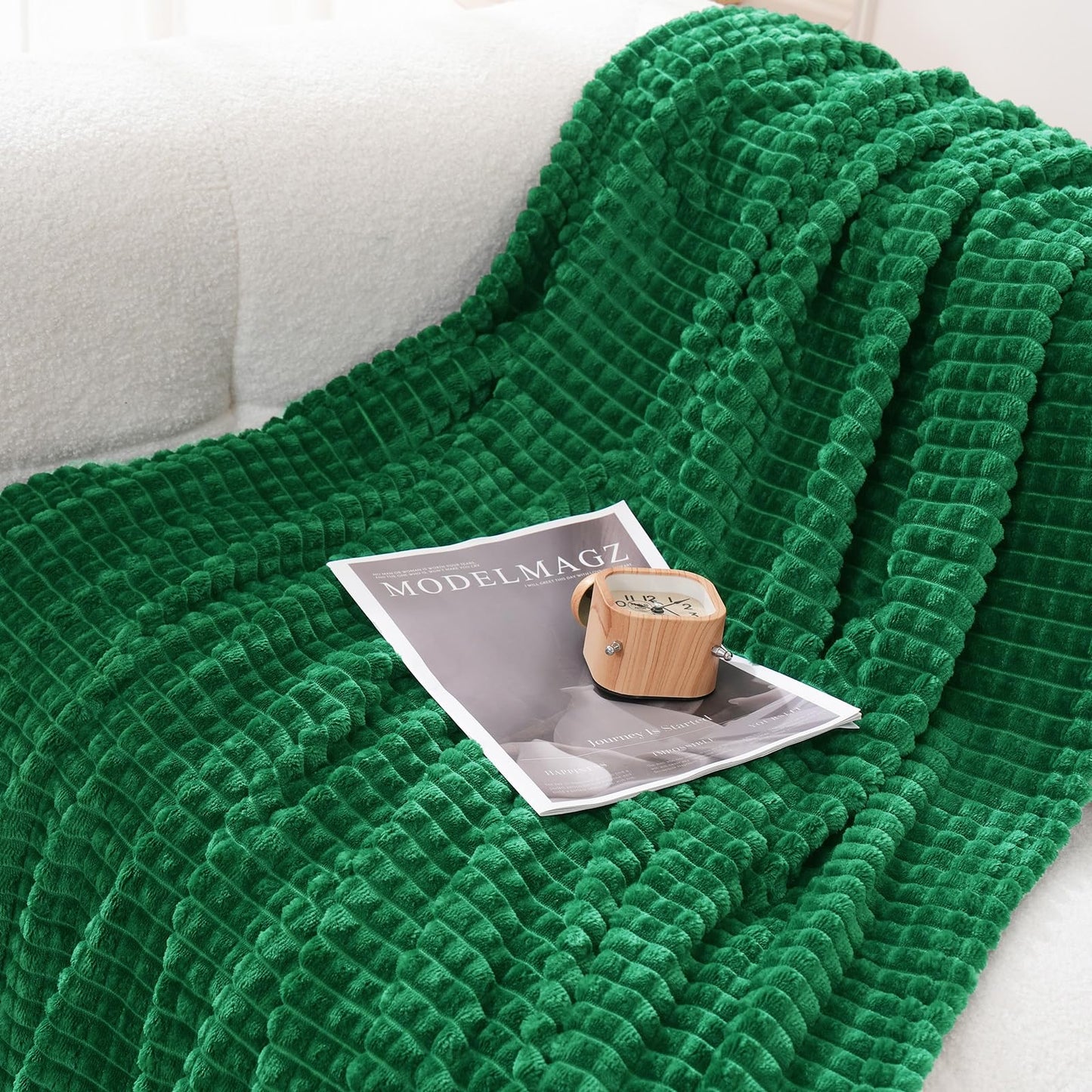 Puncuntex Flannel Fleece Throw Blanket Classic Green 50"×60",Super Soft Plush Cozy Blanket with Square Grid Design Luxury for Couch Sofa Chair