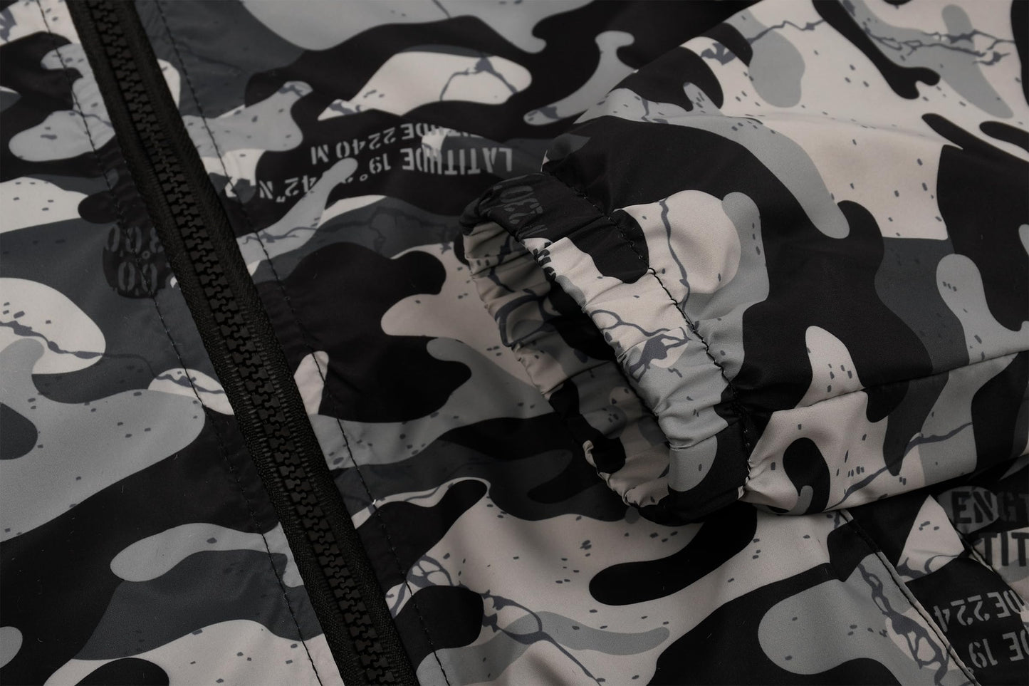 SUNDAY ROSE Boys Rain Jacket Lightweight Breathable Raincoat Waterproof Hooded Windbreaker For Kids Black and gray camouflage 8