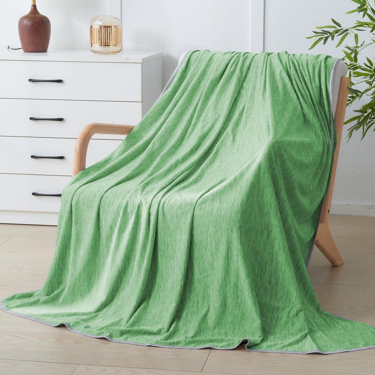 Cushious Cooling Blanket Throw Size 50"x70", Summer Lightweight Breathable Ice Blanket, Cooling Blankets for Hot Sleepers Night Sweats Adults Absorb Heat Keep Cool