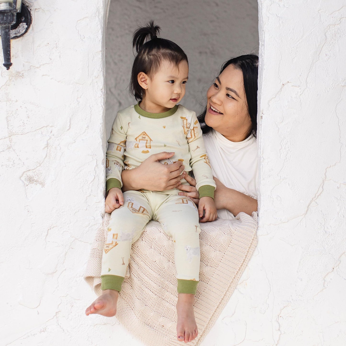 Burt's Bees Baby Baby Boy's Toddler Pajamas, Tee and Pant 2-Piece Pj Set, 100% Organic Cotton Soft Sleepwear, Dog House, 3 Toddler