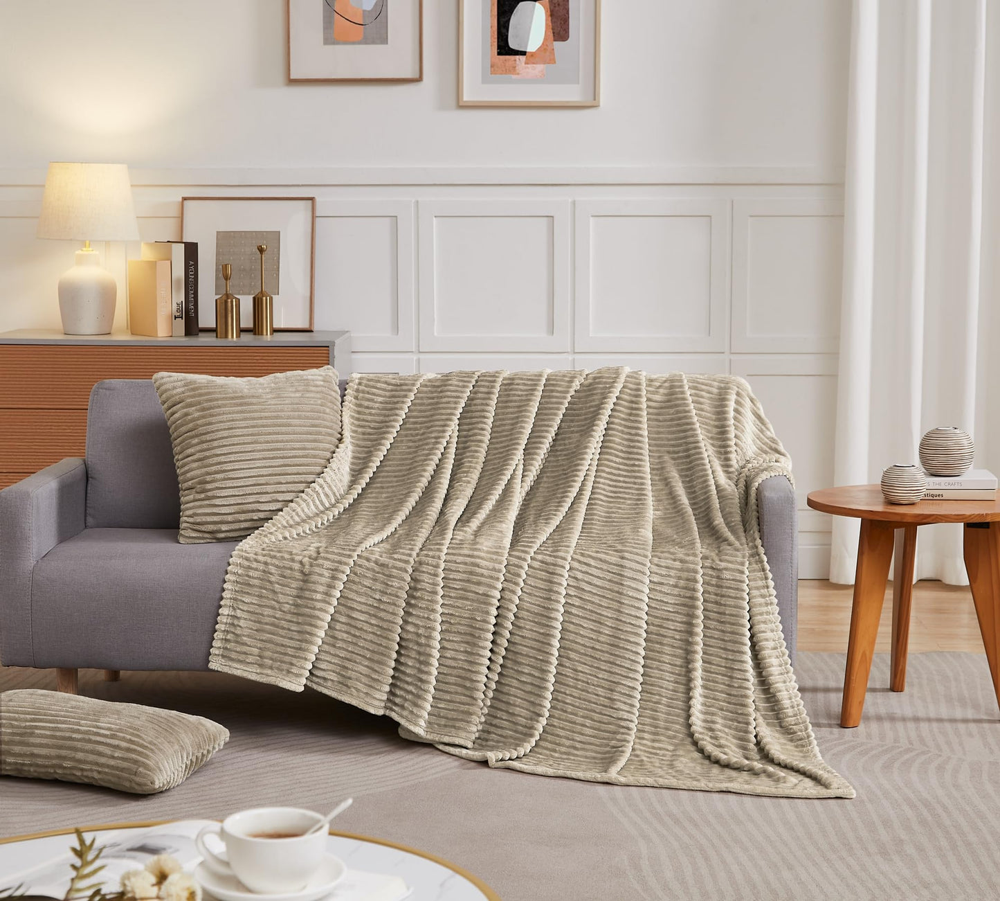 Geniospin Fleece Blanket Queen Size – 280GSM Super Soft Lightweight Bed Blanket with Strip, 3D Ribbed Jacquard, Plush Fuzzy Cozy Microfiber, Warm and Breathable (Taupe, 90x90 inches)