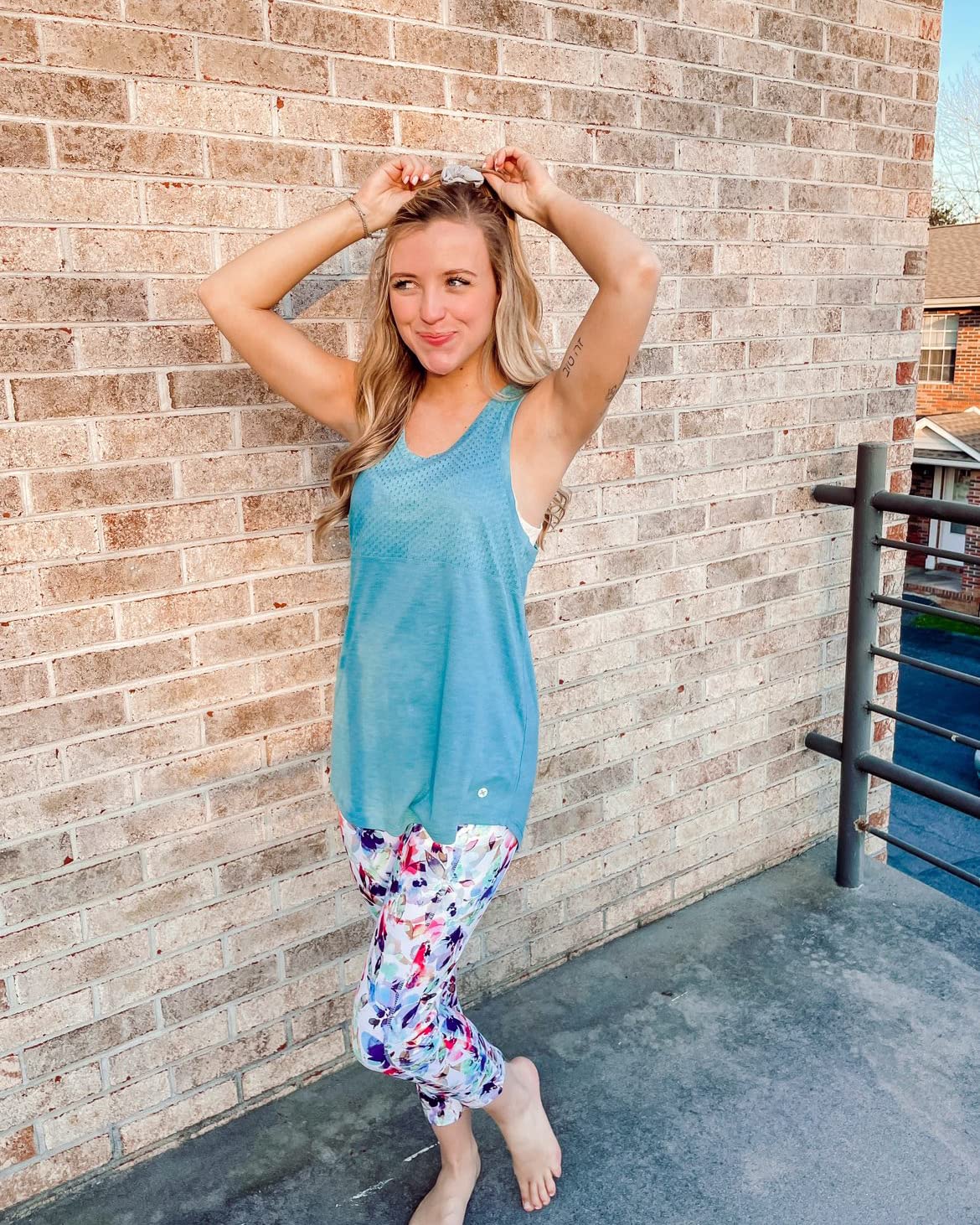 RBX Active Women's Flowy Yoga Workout Super Soft Twist Back Tank Top Tunic Black S21 S