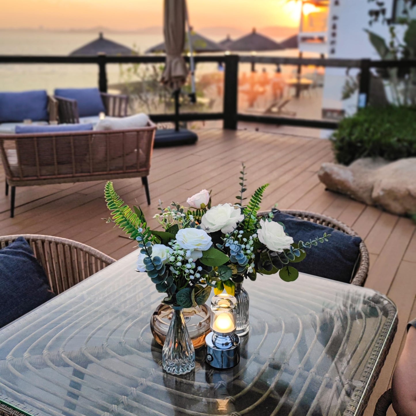 KOPWVA Artificial Flowers with Vases, 108 Pcs Fake Plants & Bud Vases, Centerpieces Flowers DIY Set Suitable for Central Table,Weddings,Office and Indoor Decoration