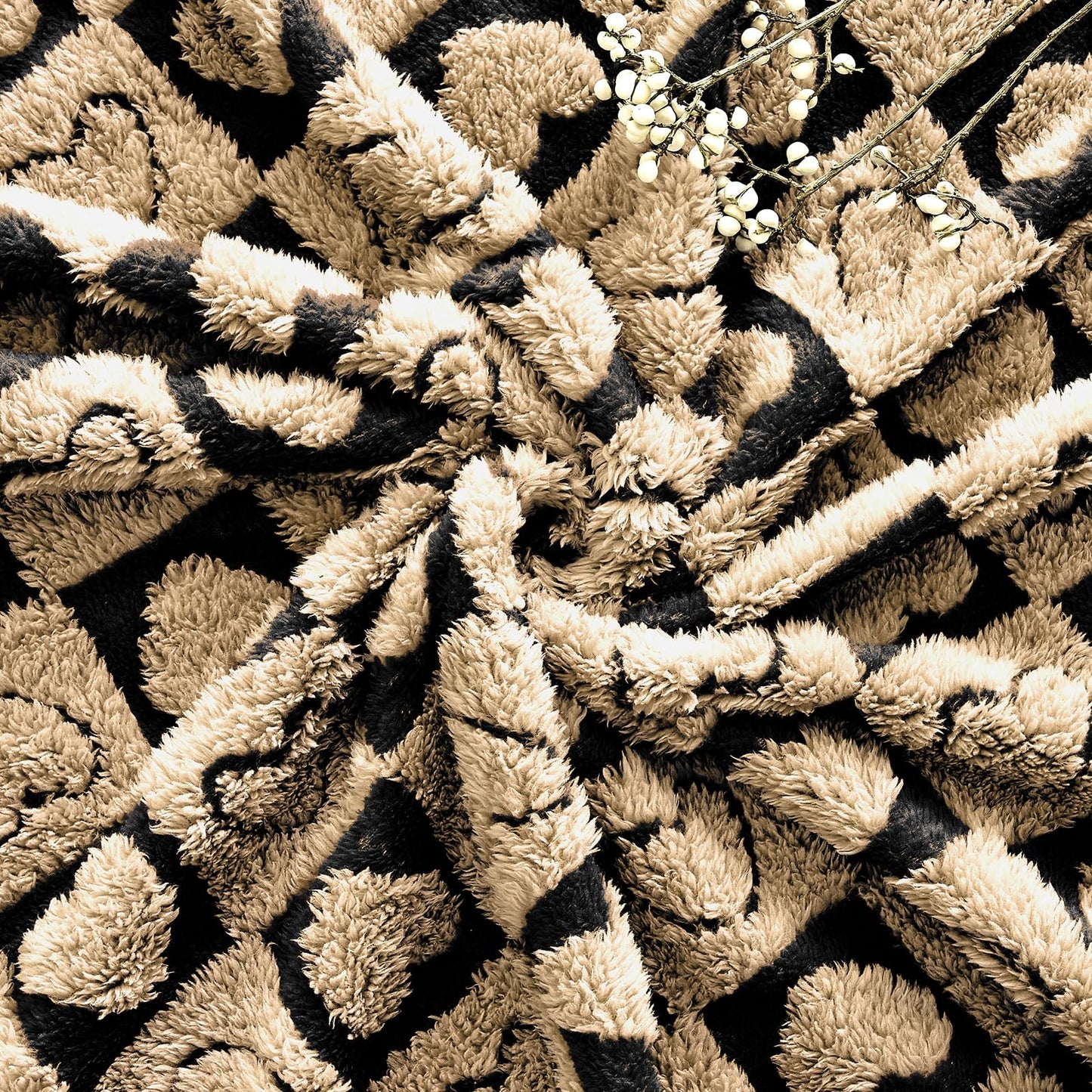 FY FIBER HOUSE Throw Blankets with Heart Checkered,Soft Warm Blankets for Lover Mom Father Gifts,Washable Lightweight Fuzzy Blanket for Couch Sofa Bed Office All Season(Black Brown,50"x60"