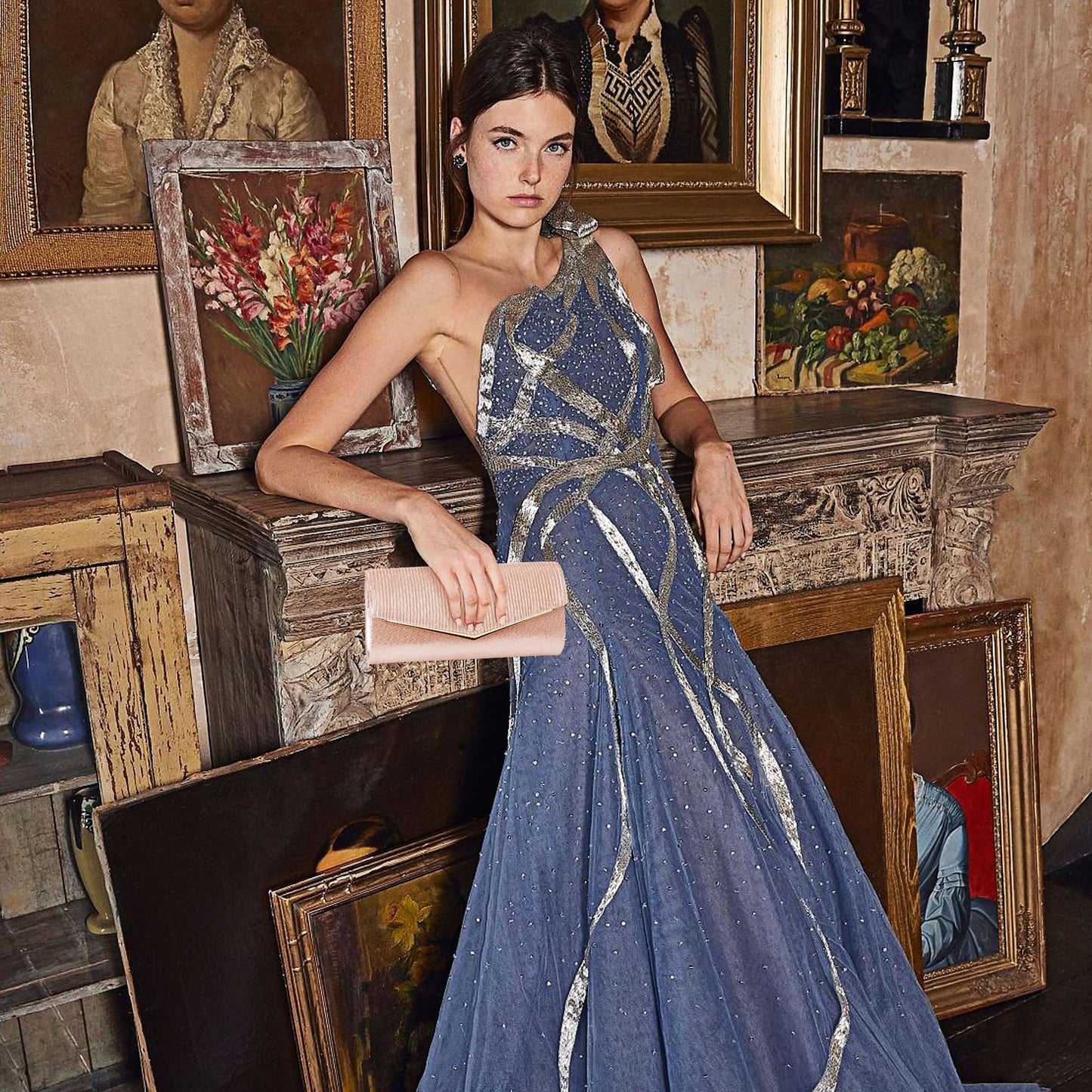 Larcenciel Clutch Purses for Women, Sparkly Envelope Evening Bag with Chain, Chic Vertical Lines Ladies Crossbody Handbags Money Phone Purse for Prom Party Wedding Cocktail, 9.05x1.97x4.72in (Silver)