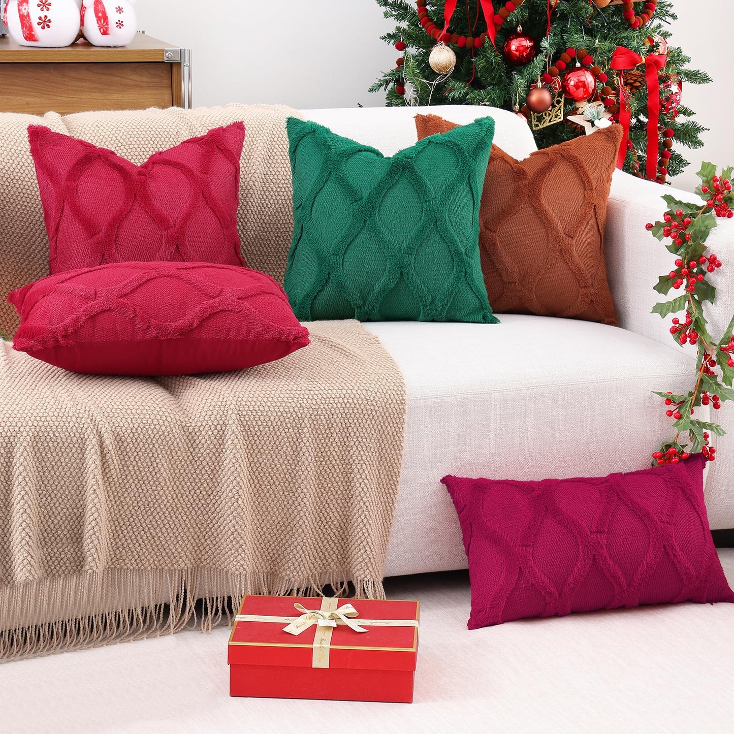 decorUhome Throw Pillow Covers 18x18 Inch Set of 2, Soft Plush Faux Fur Wool Burgundy Couch Pillow Covers, Decorative Neutral Pillow Cases for Bed Sofa Living Room Home Decor