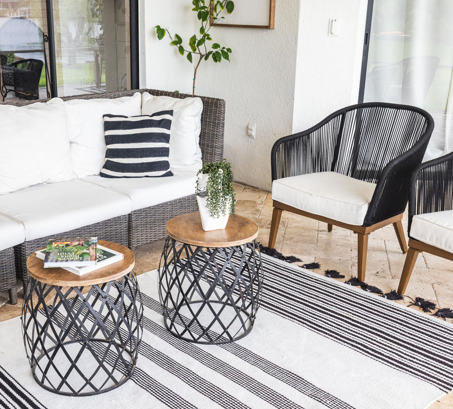 Face Vase with Faux String of Pearls Plant Gift Set, Head Vase Includes 4 Hanging Succulents Draping Greenery Branches for Centerpiece Table Decorations Table Office Shelf Living Room Decor