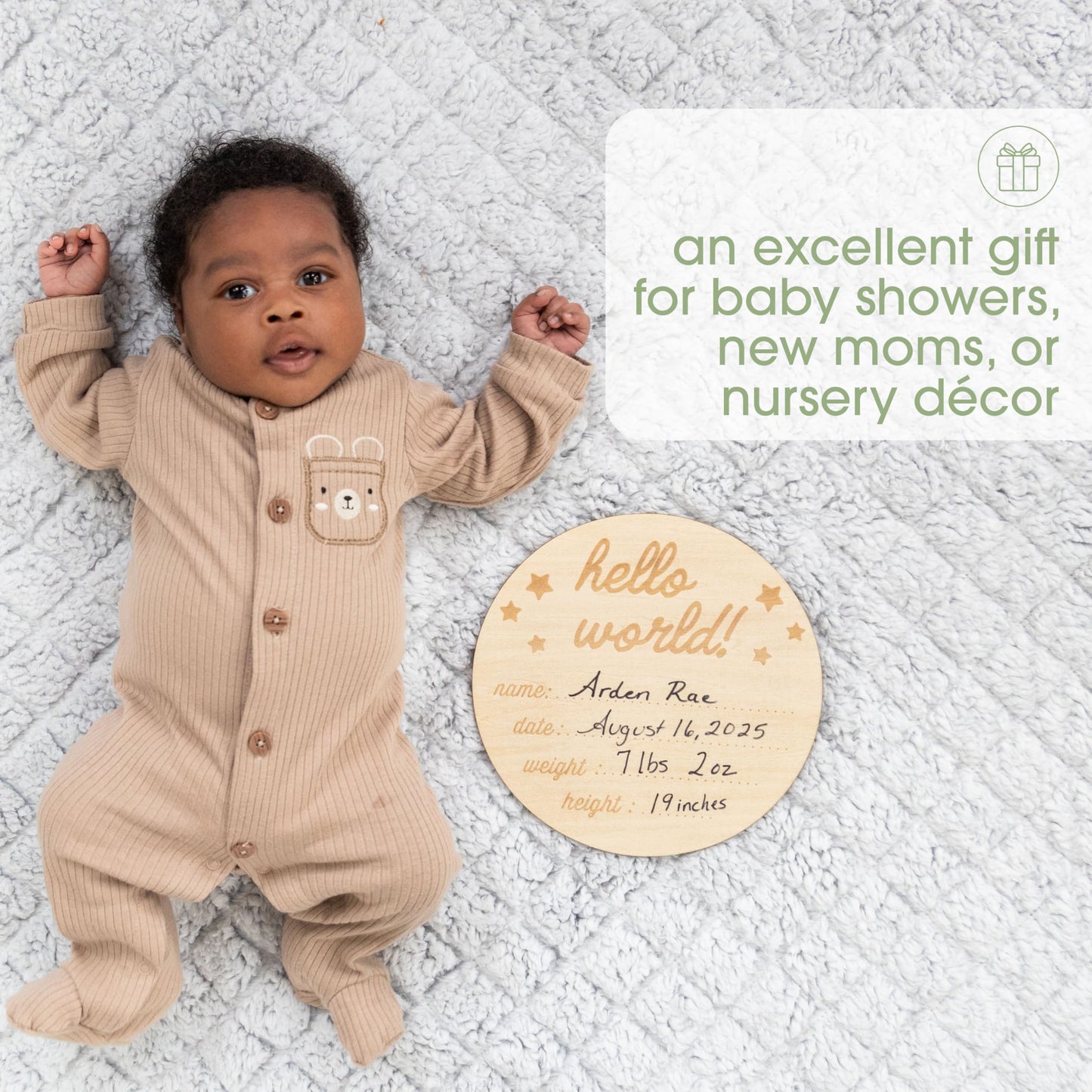 Pearhead Hello World Milestone Blanket and Prop, Baby Monthly Milestone Updates, Growth Blanket with Photo Posing Props, Ideal, Perfect Newborn Gift and Nursery Decor