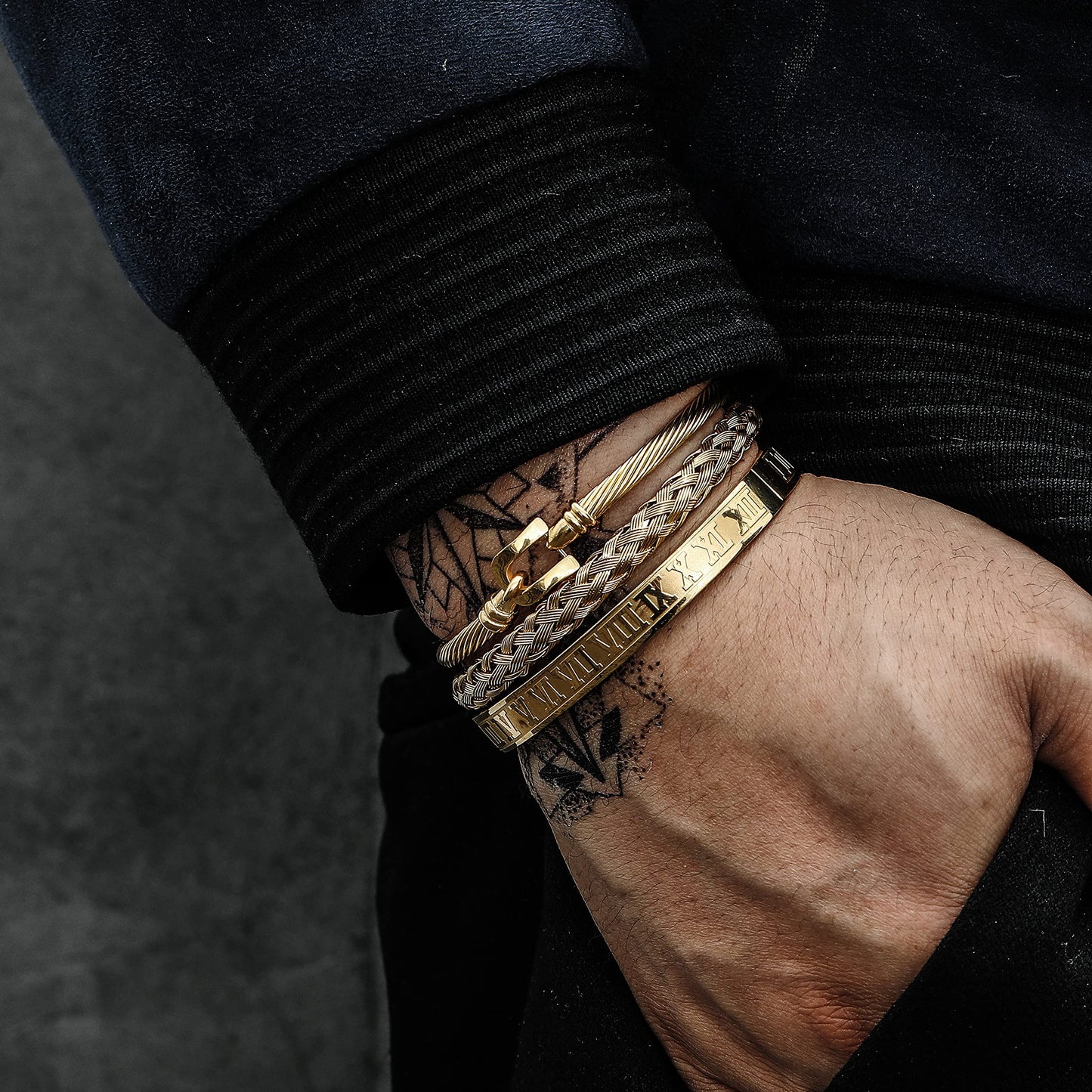 WFYOU 3PCS Stainless Steel Bracelets for Men Gold Roman Numeral Bangle Bracelet Twisted Cable Bracelet Adjustable Cuff Bracelet Mens Luxury Jewelry Bracelets Gifts