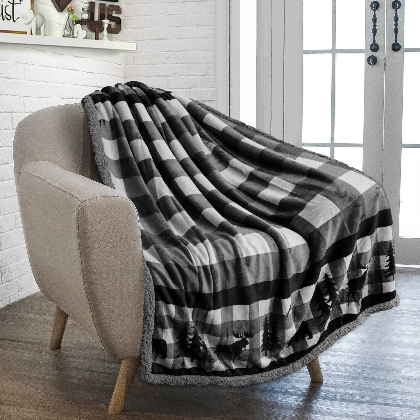 Pavilia Winter Cabin Sherpa Blanket Throw | Flannel Fleece Christmas Plaid Blanket | Plush, Soft, Warm, Cozy, Reversible Microfiber Throw 50x60 (Grey)