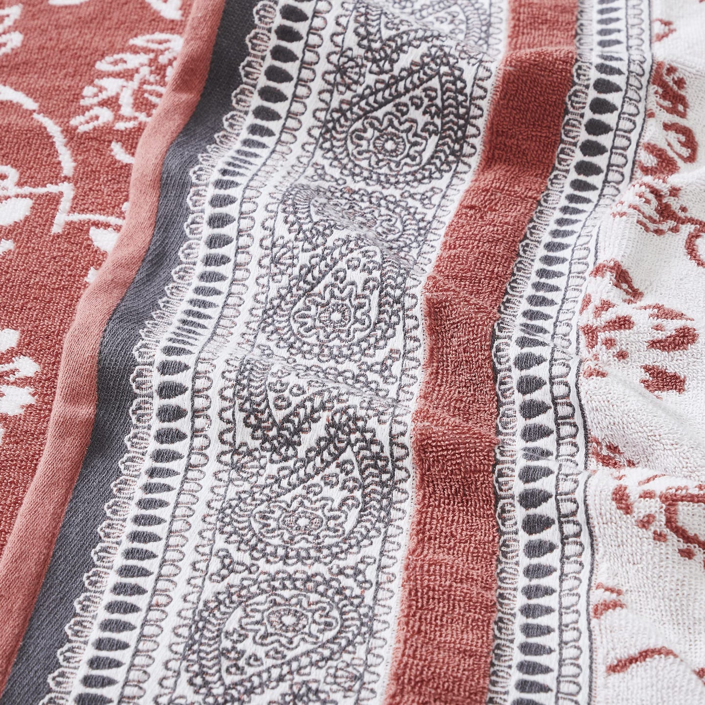 Modern Threads 6 Piece Set, 2 Bath Towels, 2 Hand Towels, 2 Washcloths Yarn Dyed Jacquard/Solid Towel Set Ophelia Clay