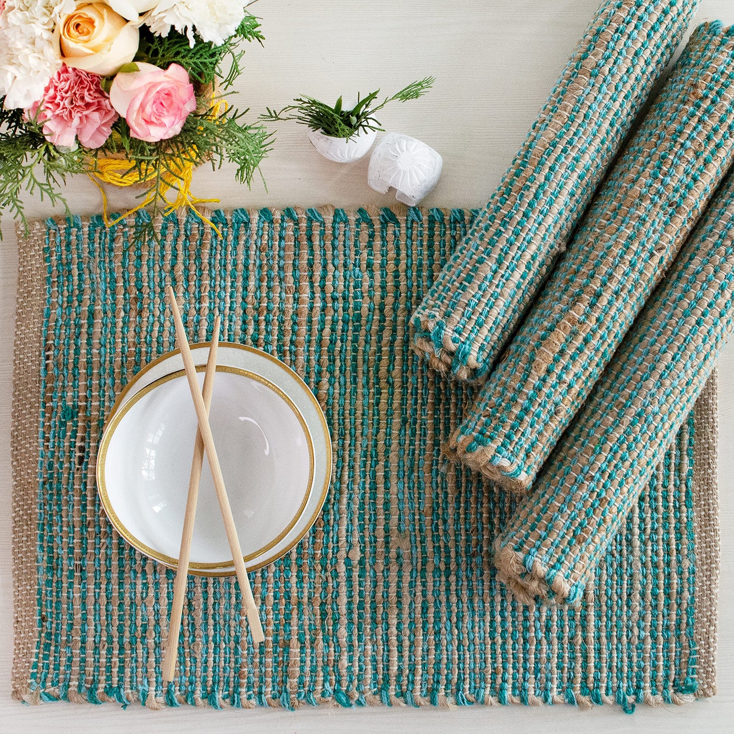 Chardin home | Natural Jute Placemats Set of 4 | 13x19 Inch. Rustic Farmhouse Place mats | Table mats Colors - Natural Jute and Aqua Turquoise